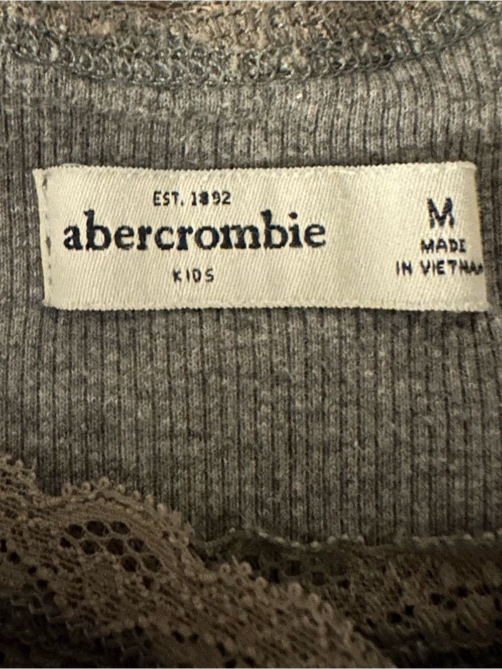 Vintage Y2K Abercrombie Gray Lace Trim Cotton Ribbed Tank Top - Picture 3 of 4